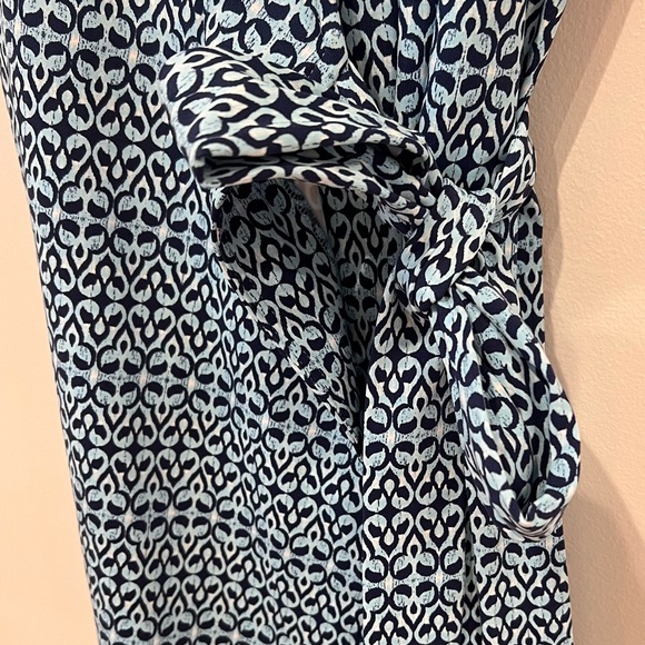 J. McLaughlin True Wrap Dress Short Sleeve Blue Geometric Print Collar Tie, L - Picture 3 of 11